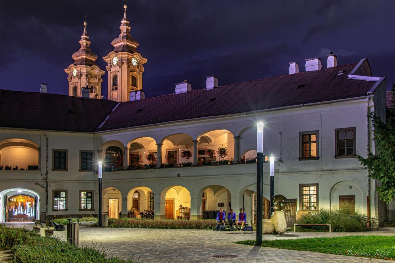Foter Apartman Eger Exterior photo