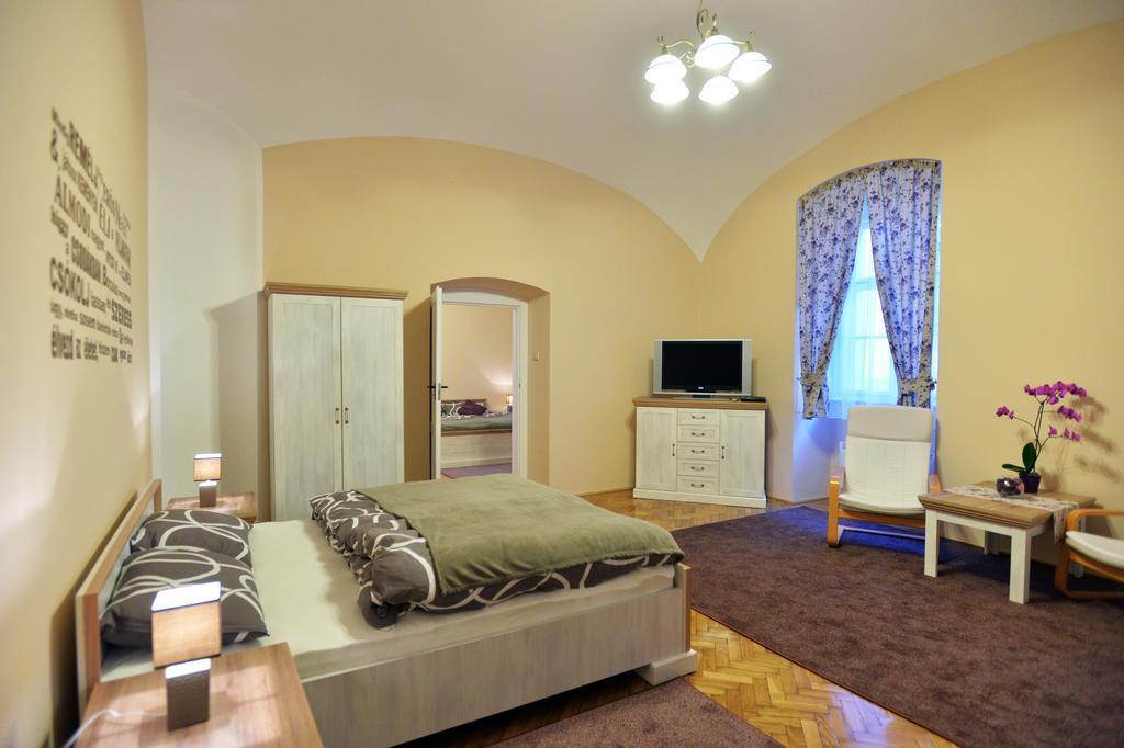 Foter Apartman Eger Exterior photo